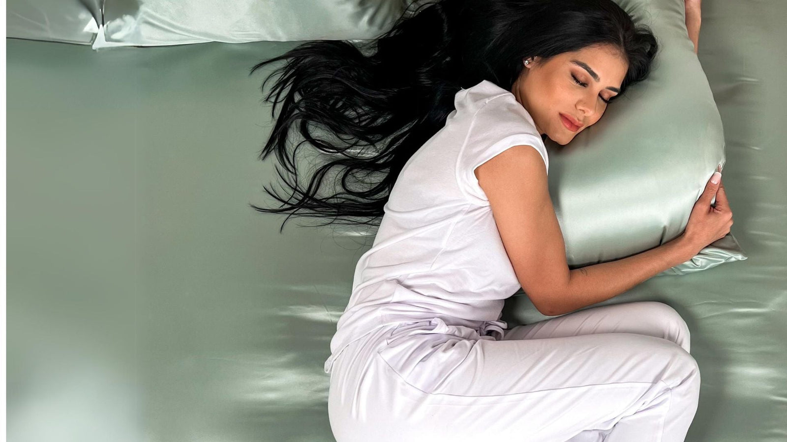 Beware of These 10 Things when Shopping for a Real Silk Pillowcase in 2025