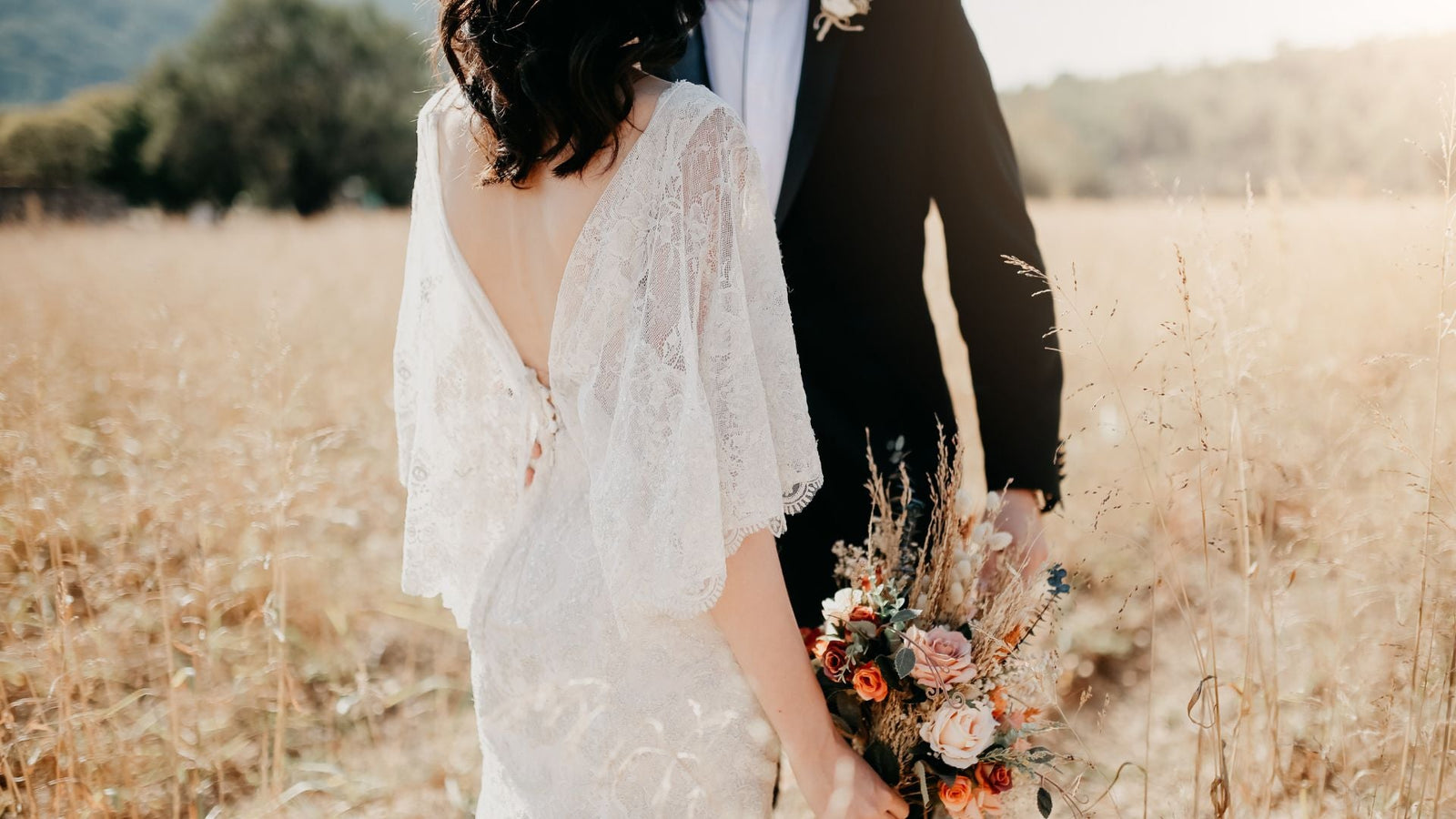 Say “I Do!” to Silk: The Perfect Wedding Gift for 2025