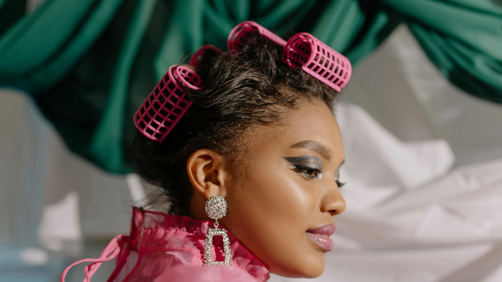 Timeless Tips: Classic Beauty Trends Make a Modern Comeback