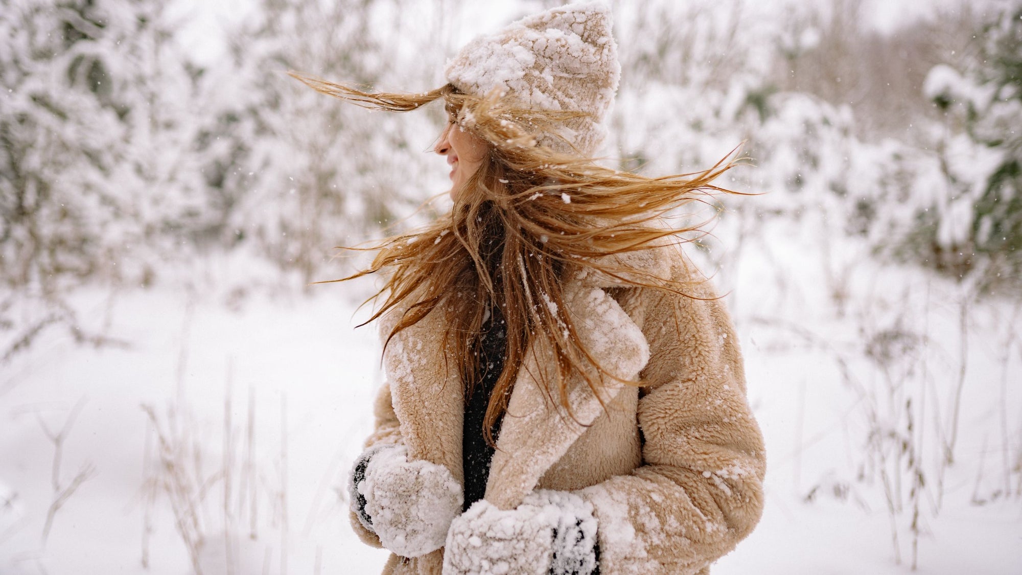 Winter Frizzy Hair Fixes: Your Guide to Smooth, Healthy Hair