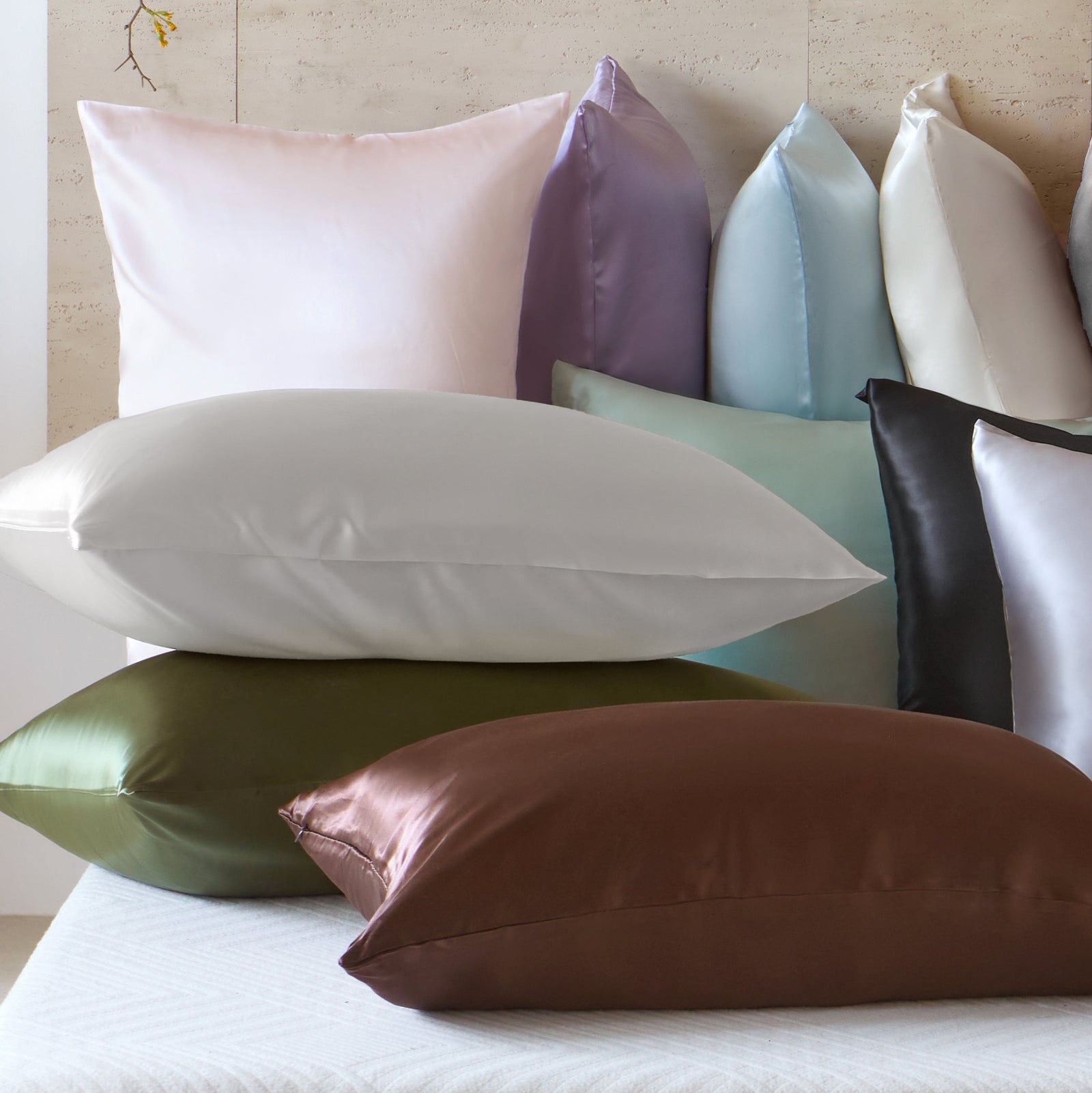 19 Momme Silk Pillowcases — Lightweight Luxury for Hair, Skin & Sleep
