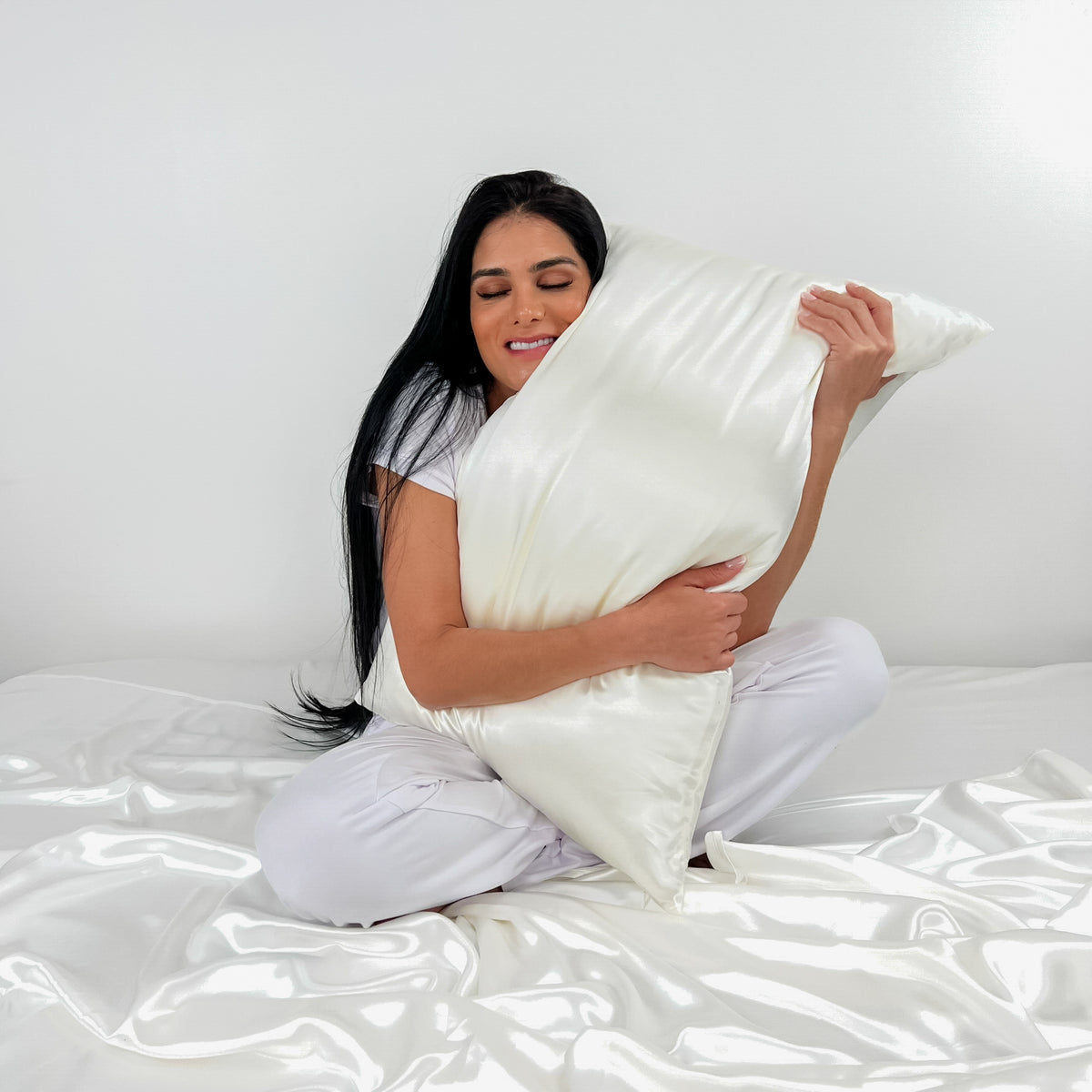 19 Momme Silk Pillowcase - White
