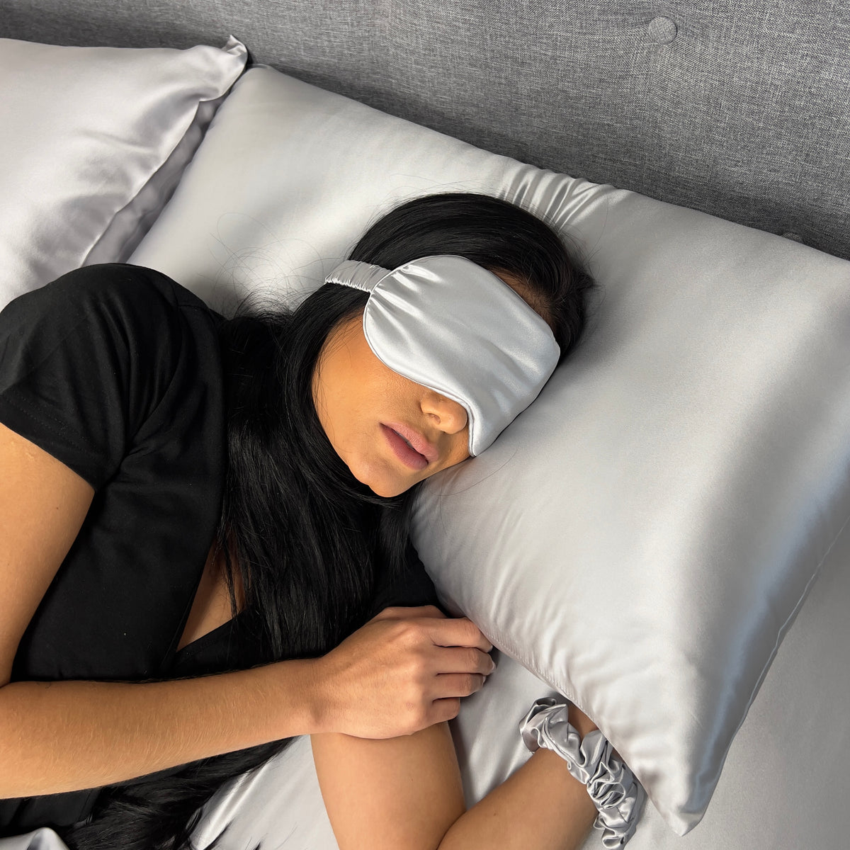 22 Momme Silk Pillowcase &amp; Sleep Mask Gift Set - Silver