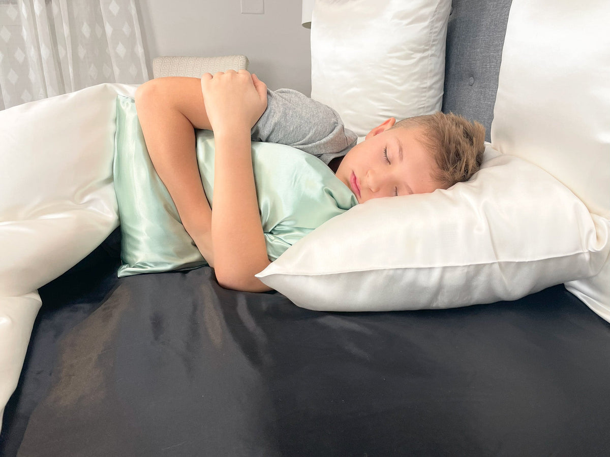 Pure Silk Toddler Pillowcase - Goodnight Green