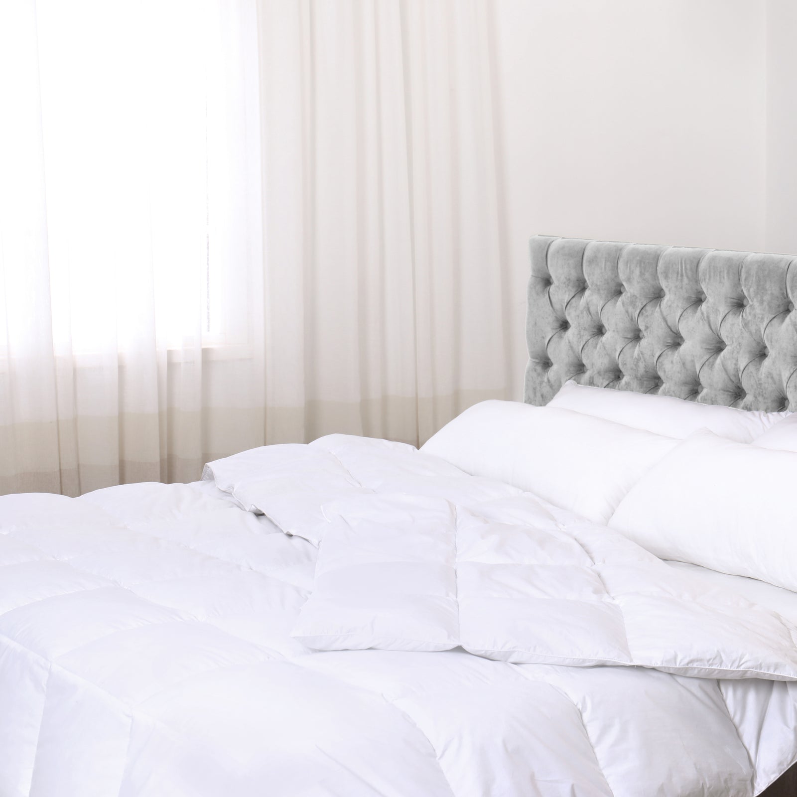 Mulberry Park Silks DownTown Company Alpine Loft Down Alternative Duvet Insert on Bed